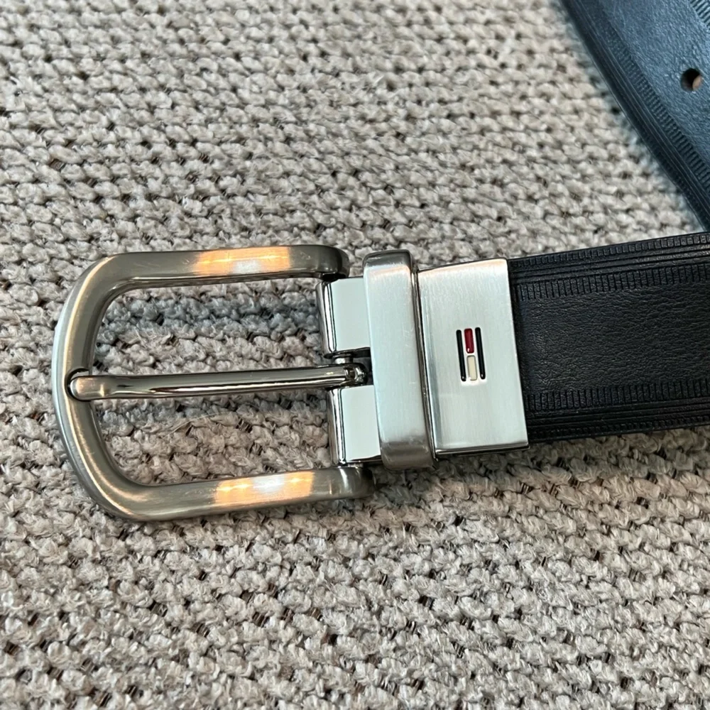 Tommy Hilfiger‎ Reversible Vegan Leather Belt 34
